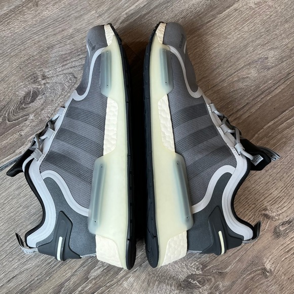 NWOB Adidas NMD_V3 Gore-Tex Team Grey Mens 12.5 UK 12 EU 47 1/3 main image 5